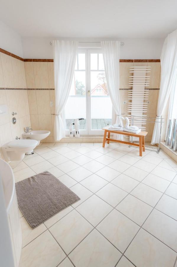 Villa Duene Mit Grosser Sonnenterrasse, Kamin, Wlan Und Tiefgarage Fuer 2-4 Personen Ostseebad Kühlungsborn Exteriör bild