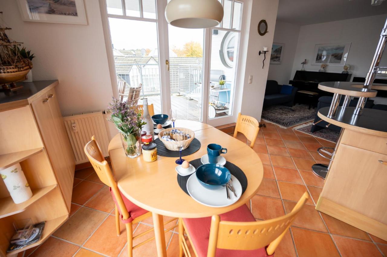 Villa Duene Mit Grosser Sonnenterrasse, Kamin, Wlan Und Tiefgarage Fuer 2-4 Personen Ostseebad Kühlungsborn Exteriör bild