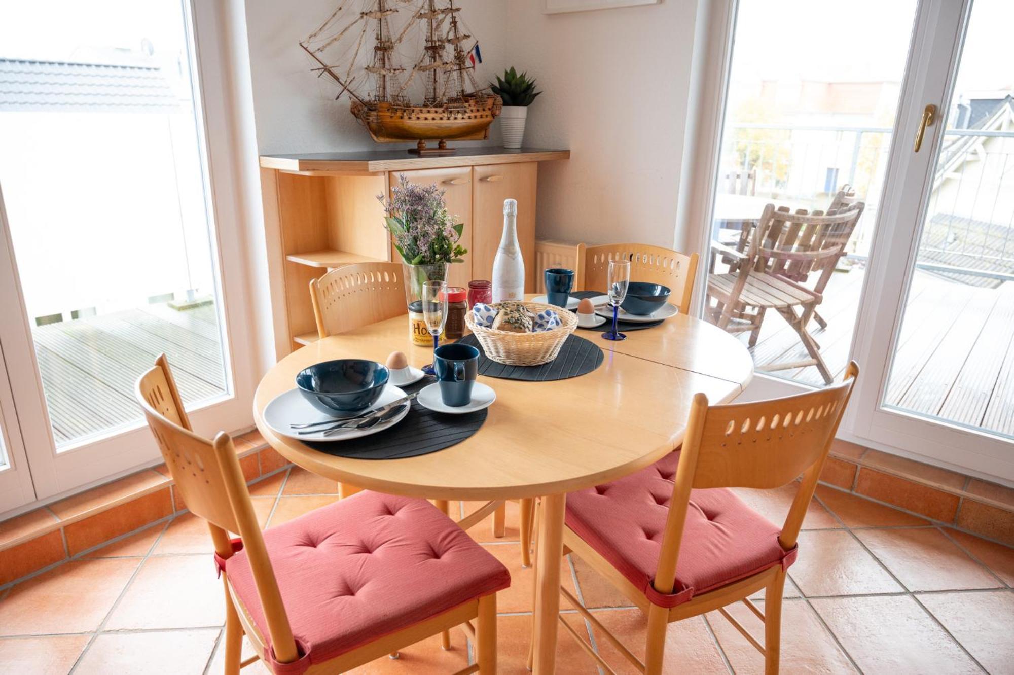 Villa Duene Mit Grosser Sonnenterrasse, Kamin, Wlan Und Tiefgarage Fuer 2-4 Personen Ostseebad Kühlungsborn Exteriör bild
